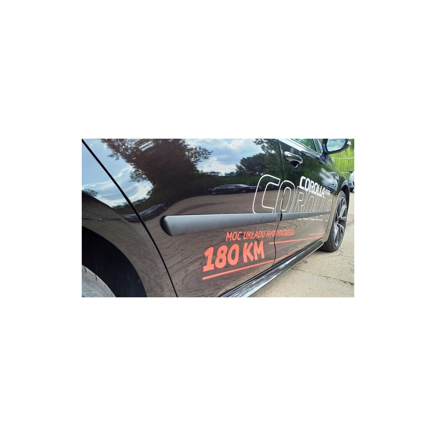 Protections Latérales Noires Pour Toyota Corolla Touring Sports Break (à Partir D’avril 2019) - 4 Barres Adhésives Anti-rayures
