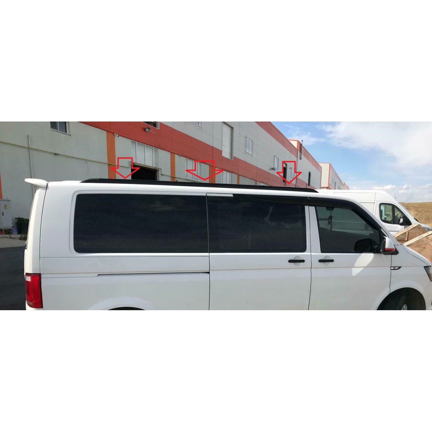 Barres De Toit En Acier Pour VW Transporter T5 (2003-2009) - Porte-bagages Noir Profil T - 2 Barres + 4 Pattes Antivol