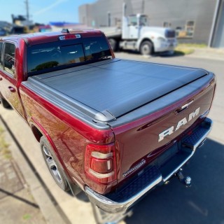 COUVRE BENNE RAM 1500 DT CREW CABINE 2019 AUJOURD'HUI RIDEAU COULISSANT R2 Electrique Benne 5.7'