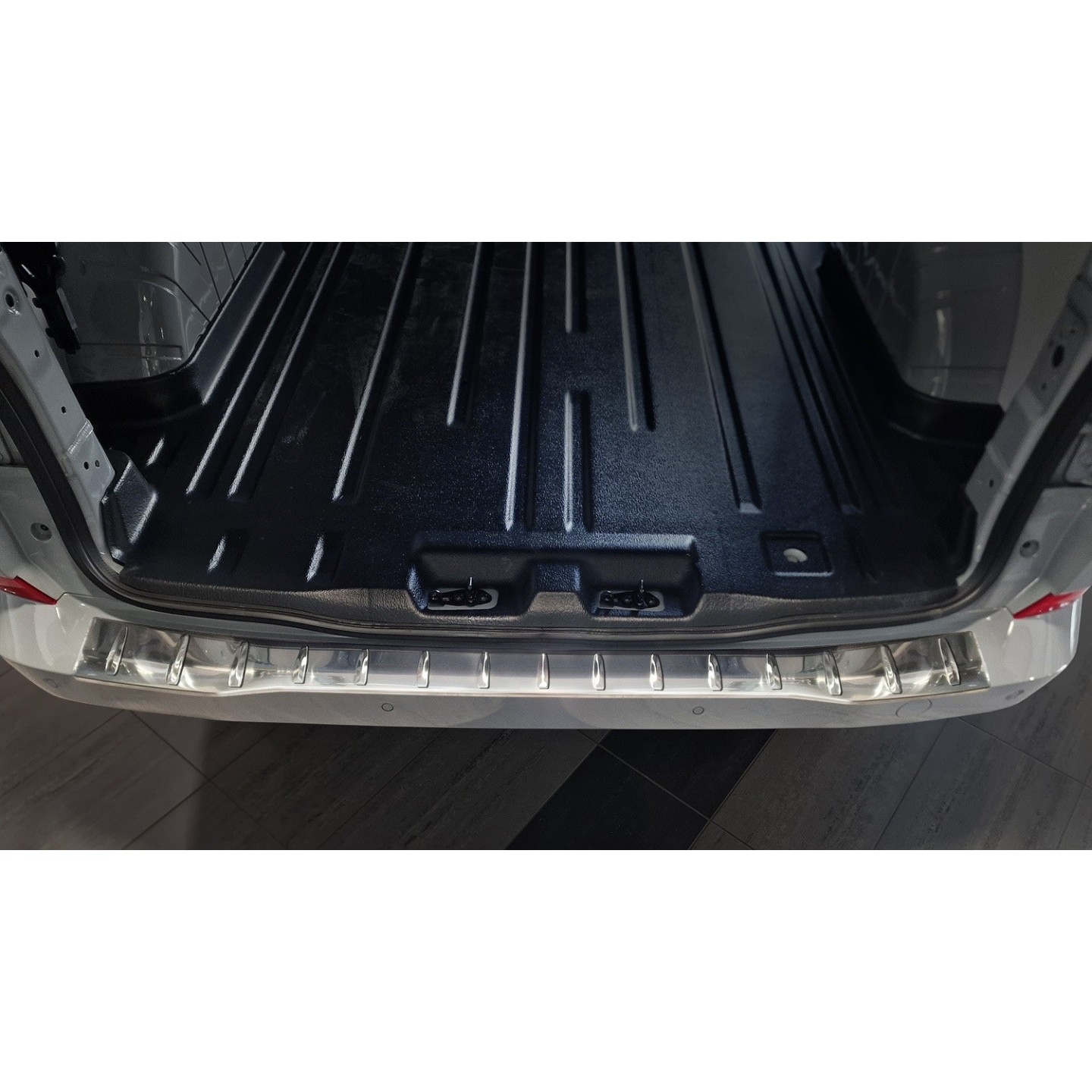 Tapis De Sol Caoutchouc Pour Ford Transit Custom 2024 - 8 Places, L2, Protection Intégrale Coffre
