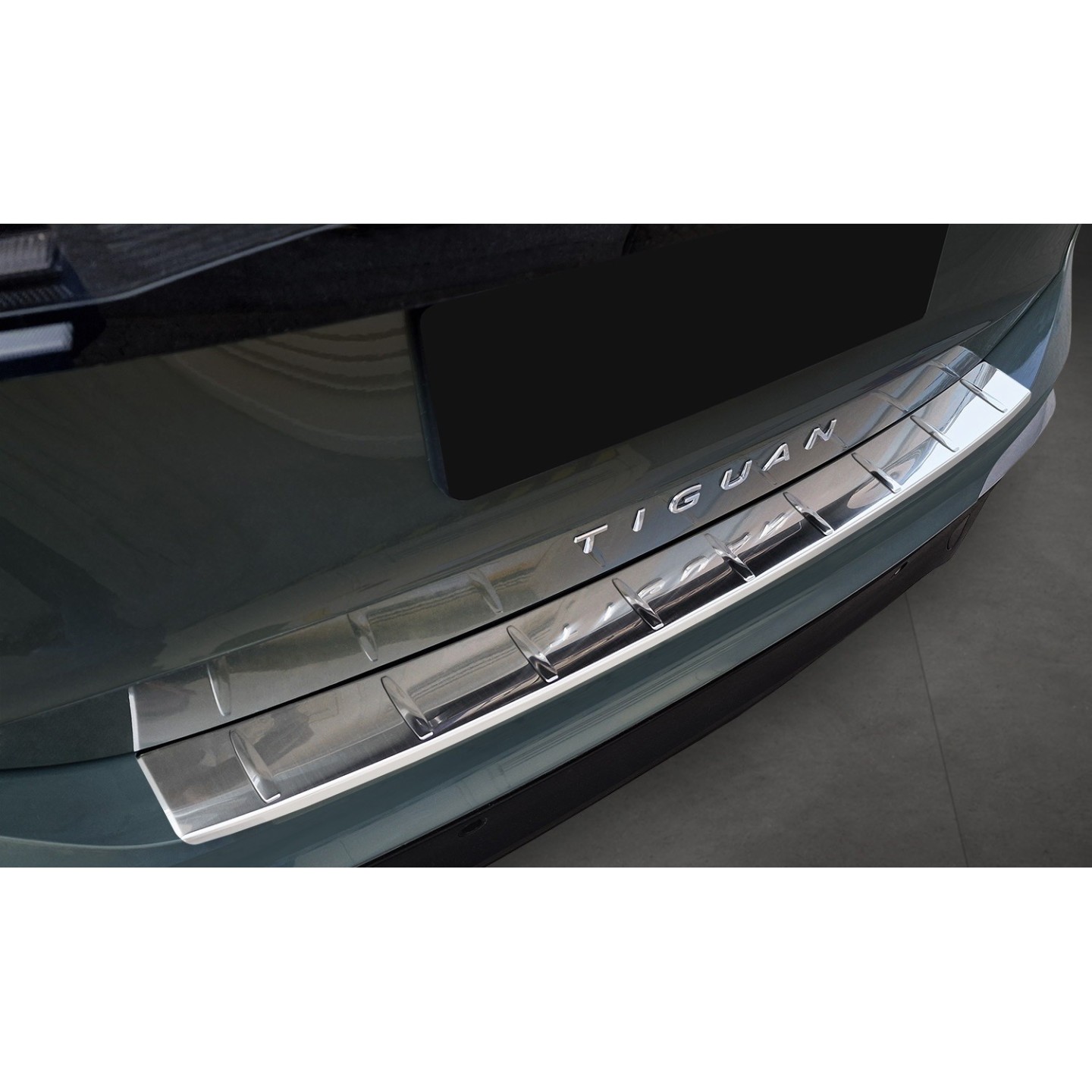 SEUIL DE COFFRE VOLKSWAGEN TIGUAN R LINE 2015 2023 INOX NOIR