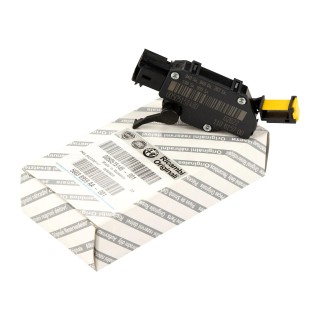 Contacteur de pédale d'embrayage origine Fiat 500L Grande Punto Bravo Punto Evo Alfa Romeo Mito  REF 50515148