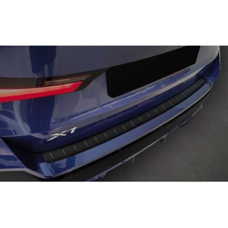 SEUIL DE COFFRE BMW IX1 BEV Pack M U11 2022 AUJOURD'HUI INOX NOIR SATINE SEUIL DE COFFRE BMW IX1 BEV Pack M U11 2022 AUJOURD'HUI INOX NOIR SATINE