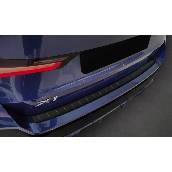 SEUIL DE COFFRE BMW IX1 BEV Pack M U11 2022 AUJOURD'HUI INOX NOIR SATINE SEUIL DE COFFRE BMW IX1 BEV Pack M U11 2022 AUJOURD'HUI INOX NOIR SATINE