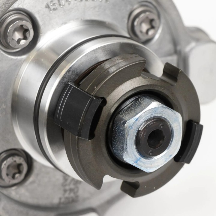 Pompe à carburant electrique origine Iveco Quotidien REF 5801572470 Pompe à carburant electrique origine Iveco Quotidien REF 5801572470