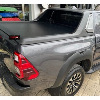 COUVRE BENNE TOYOTA HI LUX DOUBLE CABINE 2020 AUJOURD'HUI NOIR RIDEAU COULISSANT ELECTRIQUE avec sport bar
